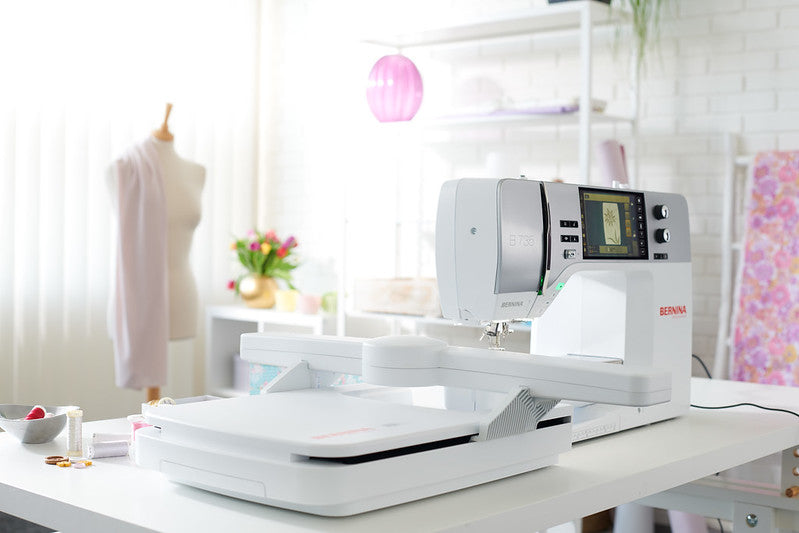 BERNINA 735 PRO Näh- und Stickmaschine (ohne Stickmodul)