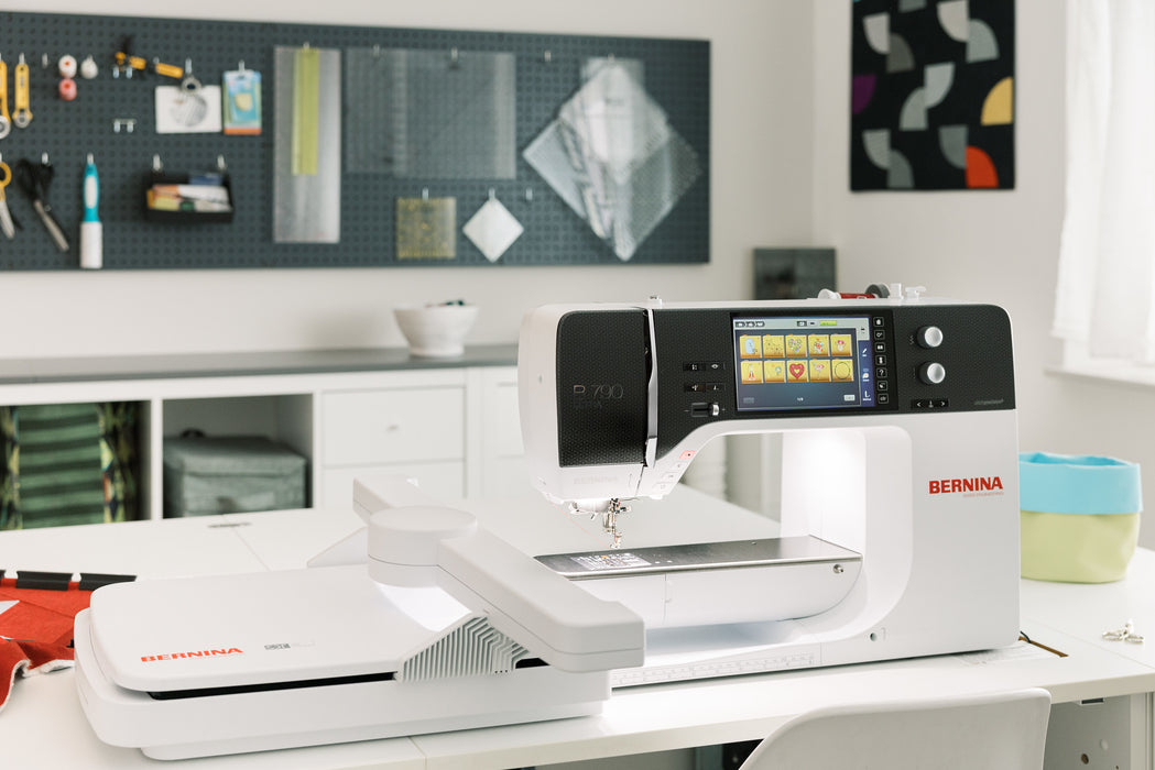 Bernina B 790 ULTRA Näh- und Stickmaschine inkl. Stickmodul